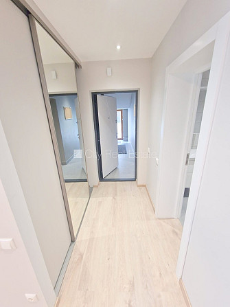 Фасадный дом, реновированный дом, закрытый двор, территория обнесена забором, Рига - изображение 17