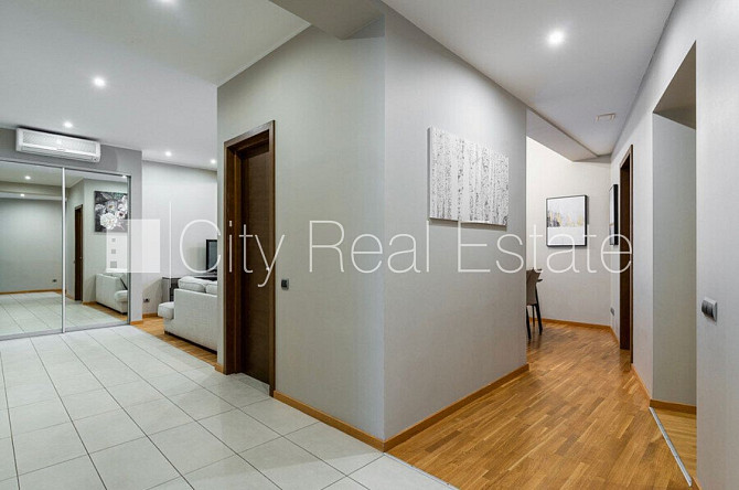 Новостройка, фасадный дом, благоустроенная озеленённая территория, закрытый Рига - изображение 9