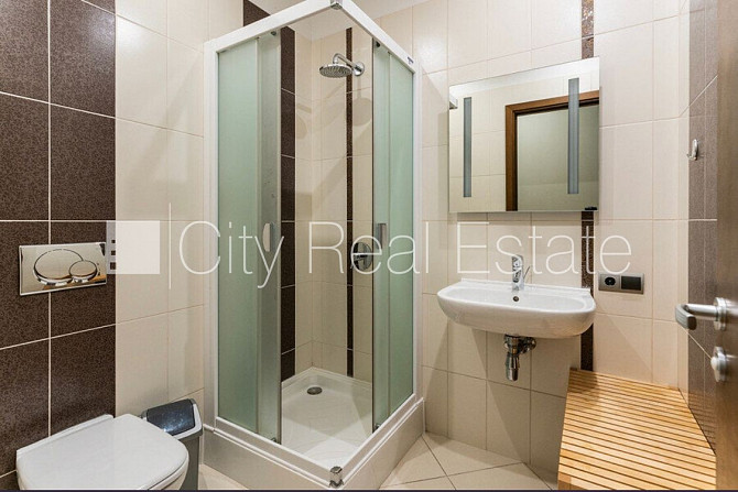 Новостройка, фасадный дом, благоустроенная озеленённая территория, закрытый Рига - изображение 18