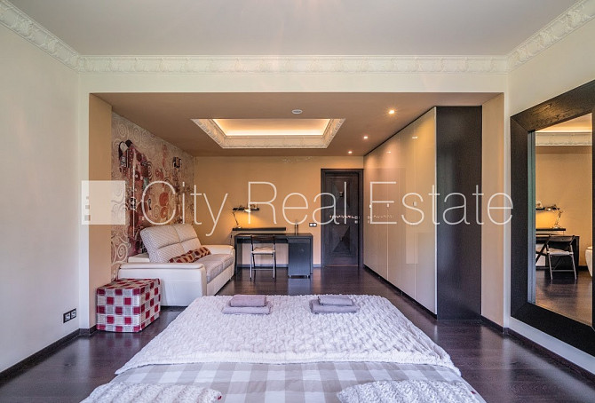 Частный дом, благоустроенный озеленённый двор, въездные ворота оснащены Юрмала - изображение 15