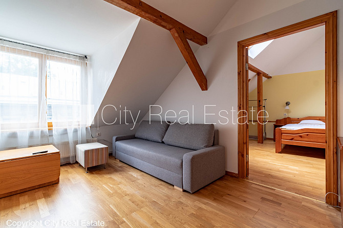 Koka māja, fasādes māja, slēgts pagalms, ieeja no pagalma, mansards, logi vērsti mājas abās Rīga - foto 11