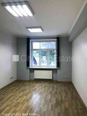 Дом во дворе, изолированные комнаты 2 шт., газовое отопление, совмещённый санузел, Рига