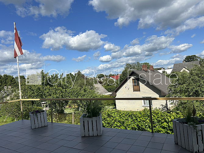 Земля в собственности, металическое покрытие крыши, стены из газобетонных Мадона и Мадонский край - изображение 1