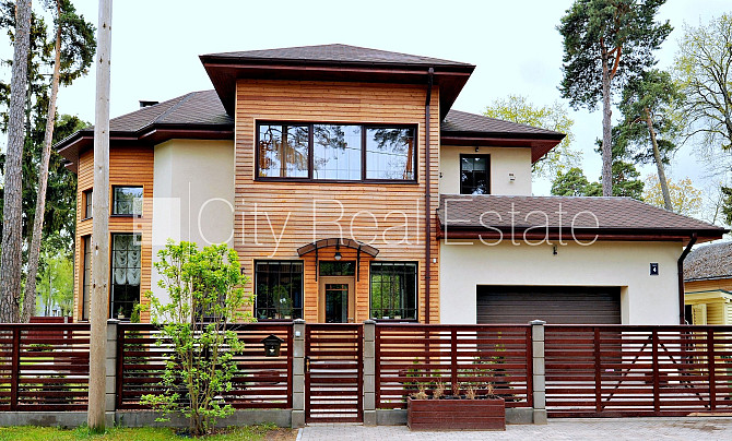 Privātmāja, jaunceltne, labiekārtots apzaļumots pagalms, iežogota teritorija, garāža vienai Jūrmala - foto 2