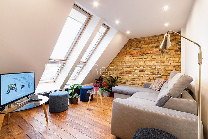 Реновированный дом, апартаменты люкс, мансарда, лифт, количество спален 2 шт., Рига - изображение 1