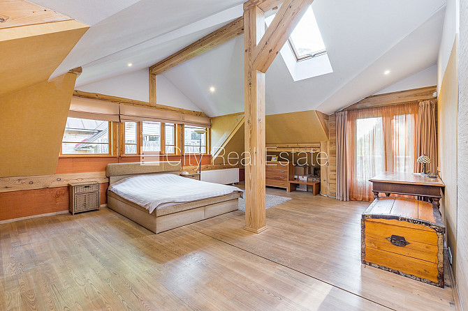 Дом во дворе, закрытый двор, вход с улицы, лестничная клетка после косметического Рига - изображение 3