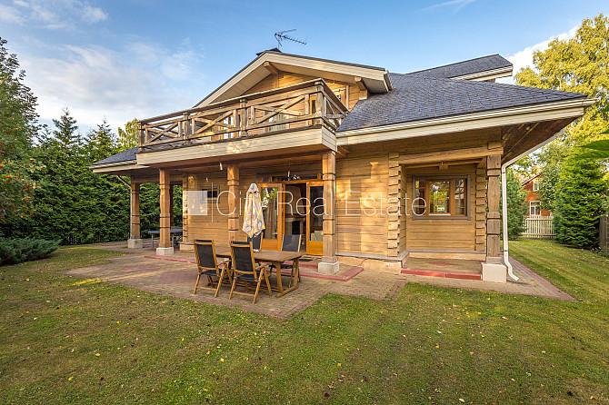 Дом во дворе, закрытый двор, вход с улицы, лестничная клетка после косметического Рига - изображение 10