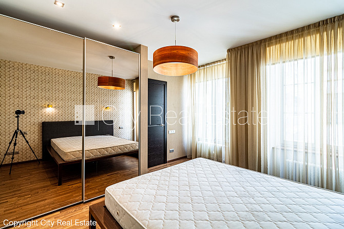 Фасадный дом, реновированный дом, поменянное покрытие крыши, благоустроенная Рига - изображение 11