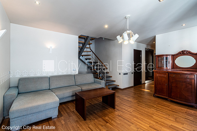 Fasādes māja, renovēta māja, mainīts Jumta segums, fasāde ar dekoratīvo apmetumu, Rīga - foto 5