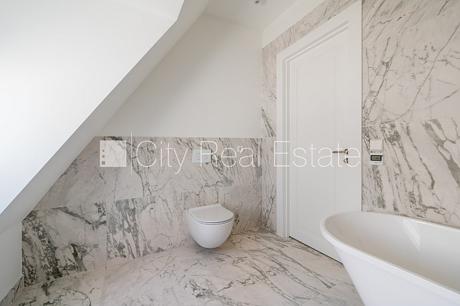 Фасадный дом, реновированный дом, благоустроенный озеленённый двор, закрытый Рига - изображение 16