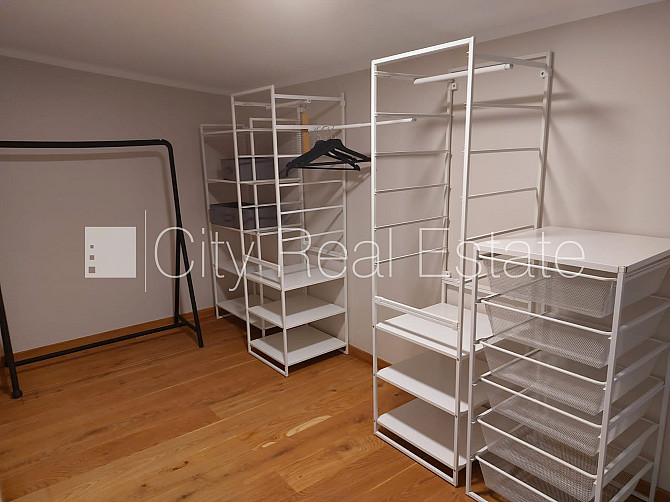 Новостройка, возможность аренды парковки, апартаменты люкс 80 м2, лифт, широкий вид Рига - изображение 9