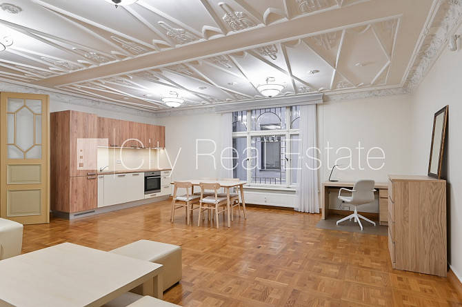 Projekts - Kalpaka Residence, fasādes māja, renovēta māja, slēgts pagalms, objektu apsargā Rīga - foto 2