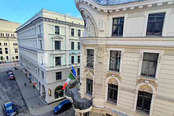 Земля в собственности, фасадный дом, реновированный дом, подъездная дорога Рига