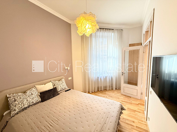 Pagalma māja, renovēta māja, labiekārtota apzaļumota teritorija, slēgts pagalms, teritorijas Rīga - foto 7