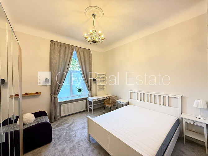 Pagalma māja, renovēta māja, labiekārtota apzaļumota teritorija, slēgts pagalms, teritorijas Rīga - foto 9