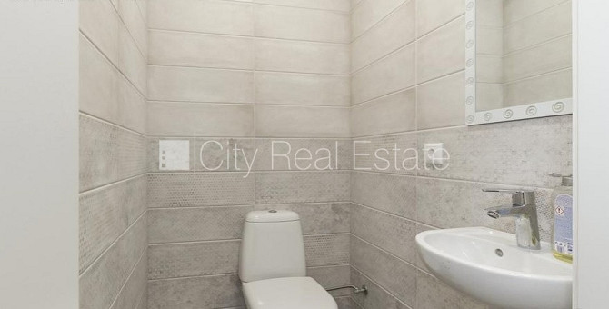 Fasādes māja, renovēta māja, ieeja no ielas, logi vērsti uz pagalma pusi, logi vērsti uz Rīga - foto 16