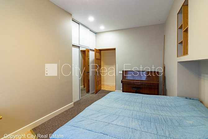 Фасадный дом, реновированный дом, вход с улицы, лестничная клетка после Рига - изображение 10