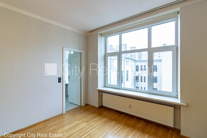 Фасадный дом, реновированный дом, поменянное покрытие крыши, возможность аренды Рига - изображение 10