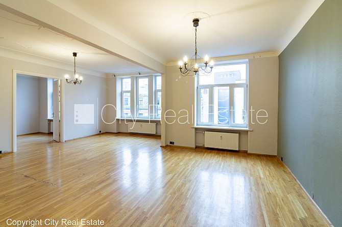 Фасадный дом, реновированный дом, поменянное покрытие крыши, возможность аренды Рига - изображение 1