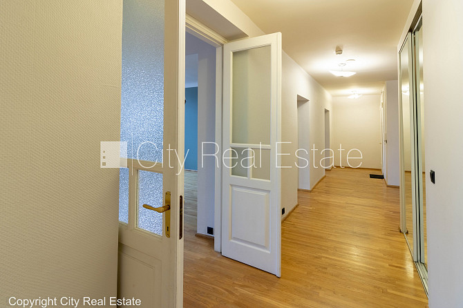 Фасадный дом, реновированный дом, поменянное покрытие крыши, возможность аренды Рига - изображение 14