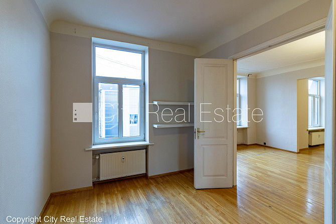 Фасадный дом, реновированный дом, поменянное покрытие крыши, возможность аренды Рига - изображение 7