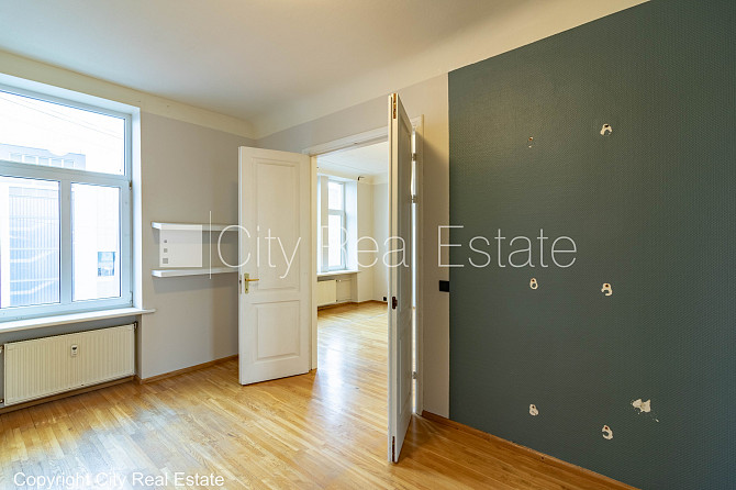 Фасадный дом, реновированный дом, поменянное покрытие крыши, возможность аренды Рига - изображение 5