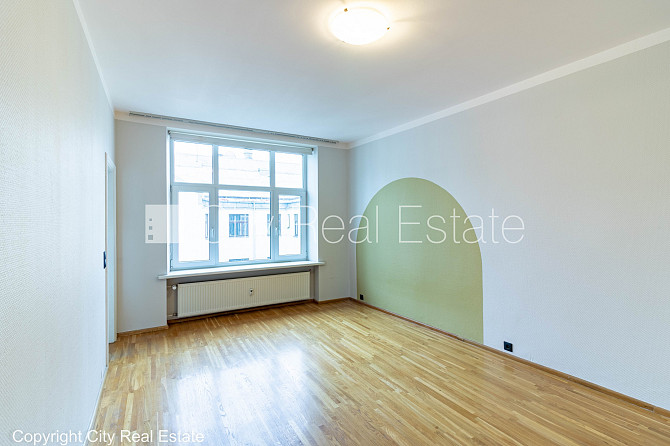 Фасадный дом, реновированный дом, поменянное покрытие крыши, возможность аренды Рига - изображение 9