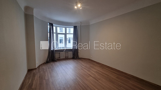 Реновированный дом, закрытый двор, лифт, лестничная клетка после капитального Рига - изображение 1