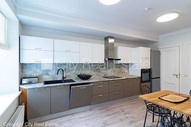 Частный дом, реновированный дом, место для машины, стоянка территории покрыта Рига - изображение 6