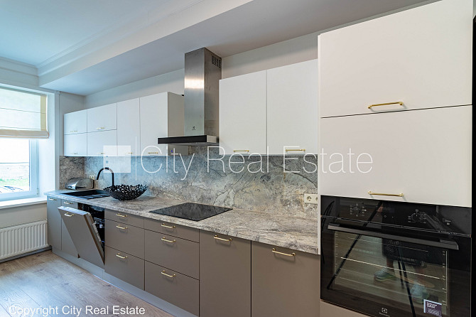 Частный дом, реновированный дом, место для машины, стоянка территории покрыта Рига - изображение 7