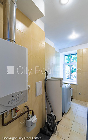 Частный дом, реновированный дом, место для машины, стоянка территории покрыта Рига - изображение 9