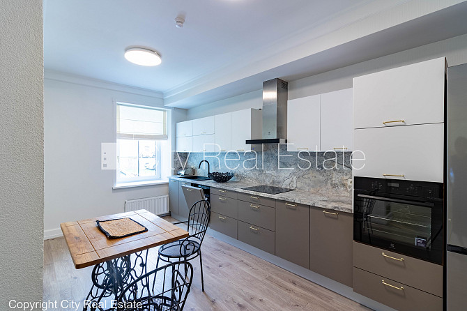 Частный дом, реновированный дом, место для машины, стоянка территории покрыта Рига - изображение 5