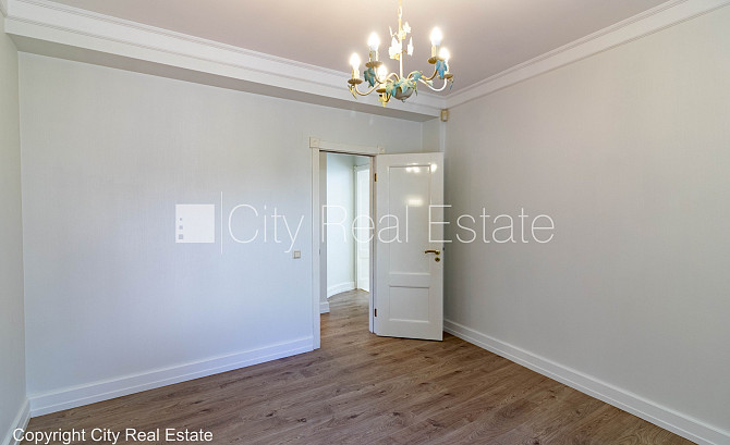 Частный дом, реновированный дом, место для машины, стоянка территории покрыта Рига - изображение 17