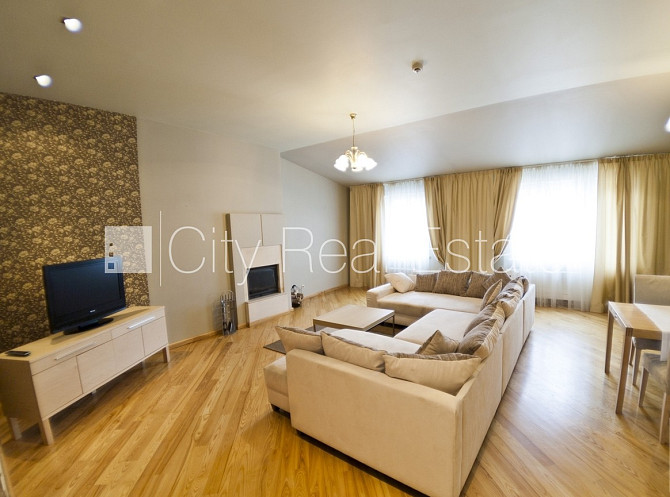 Проект - Palisade (Палисаде), фасадный дом, реставрированный дом, мансарда, лифт, Рига - изображение 1