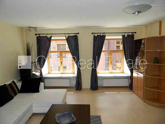 Фасадный дом, реновированный дом, вход с улицы, лестничная клетка после Rīga