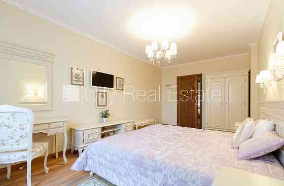 Количество спален 2 шт., центральное отопление, паркетный пол, совмещённый Рига