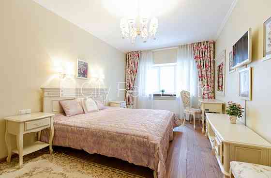 Количество спален 2 шт., центральное отопление, паркетный пол, совмещённый Рига