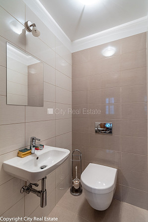 Земля в собственности, фасадный дом, реновированный дом, кирпичные стены, фасад с Рига - изображение 17