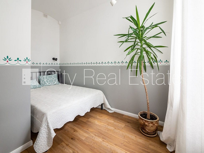 Реновированный дом, студио, кухня объединена с комнатой, центральное отопление, Рига - изображение 4