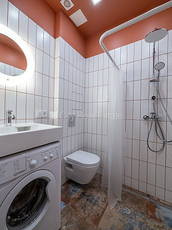 Реновированный дом, студио, кухня объединена с комнатой, центральное отопление, Рига - изображение 8