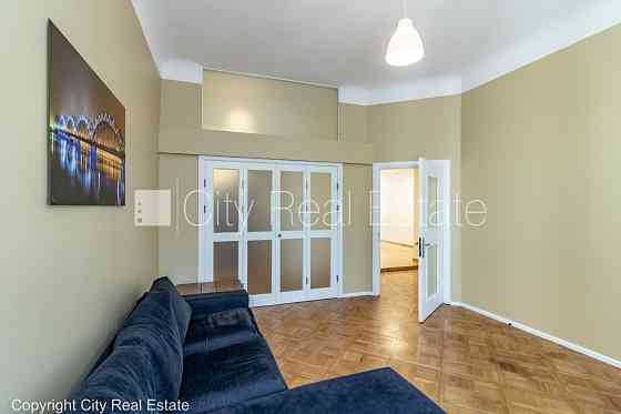 Новостройка, фасадный дом, благоустроенная озеленённая территория, закрытый Rīga