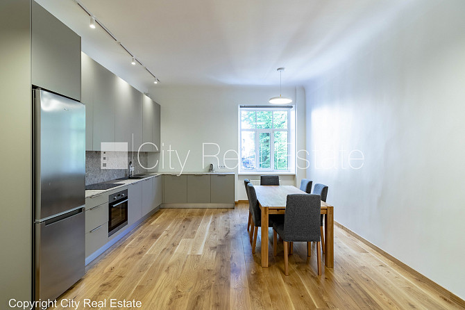 Новостройка, фасадный дом, благоустроенная озеленённая территория, закрытый Рига - изображение 1