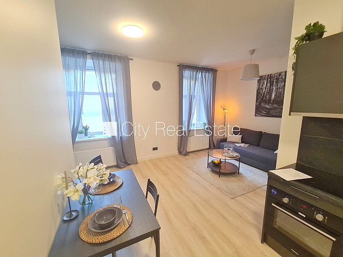 Фасадный дом, реновированный дом, закрытый двор, вход с улицы и со двора, Рига - изображение 8