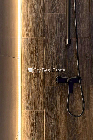 Фасадный дом, реновированный дом, закрытый двор, вход с улицы и со двора, Рига - изображение 13