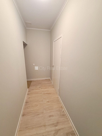 Fasādes māja, istabas izolētas 3 gab., studio tipa, virtuve apvienota ar viesistabu, augstie Rīga - foto 17