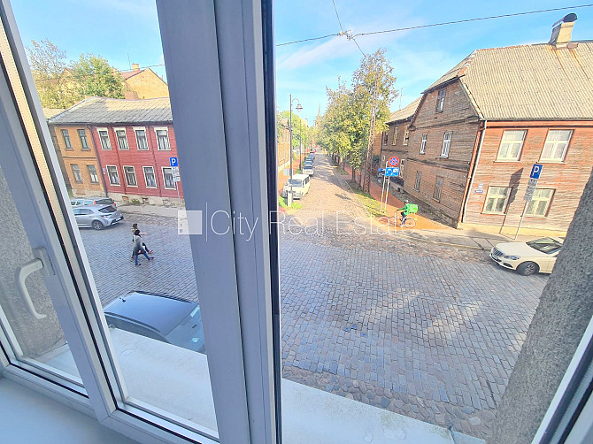 Fasādes māja, istabas izolētas 3 gab., studio tipa, virtuve apvienota ar viesistabu, augstie Rīga - foto 12