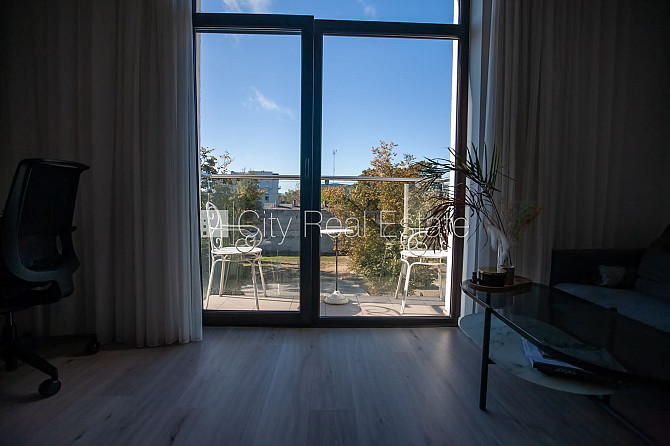 Новостройка, фасадный дом, закрытый двор, место для машины, вход со двора, Рига - изображение 8