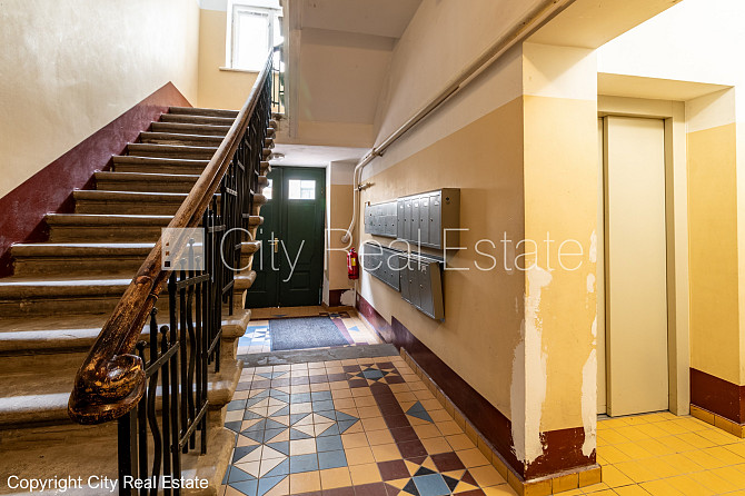 Здание во дворе, реновированный дом, закрытый двор, вход со двора, лифт, Рига - изображение 19