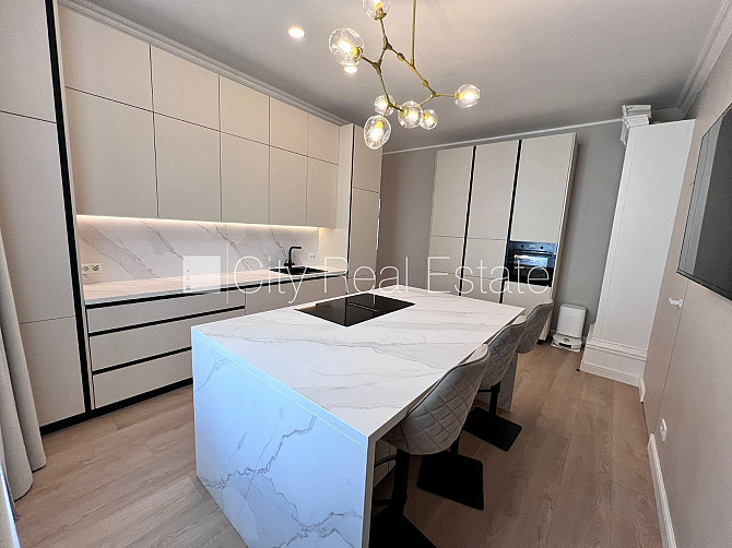 Фасадный дом, реновированный дом, возможность аренды парковки, лестничная клетка Рига - изображение 10