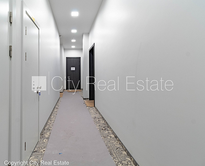 Fasādes māja, renovēta māja, fasāde ar dekoratīvo apmetumu, slēgts pagalms, ieeja no ielas Rīga - foto 10